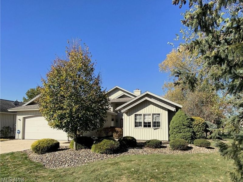 33110 Wren Haven Circle, North Ridgeville, OH 44039 Photo 2