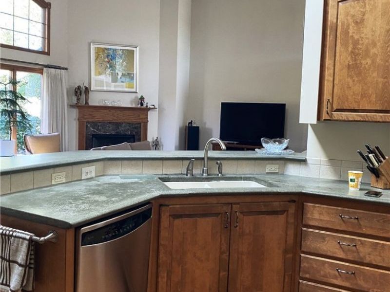 33110 Wren Haven Circle, North Ridgeville, OH 44039 Photo 8