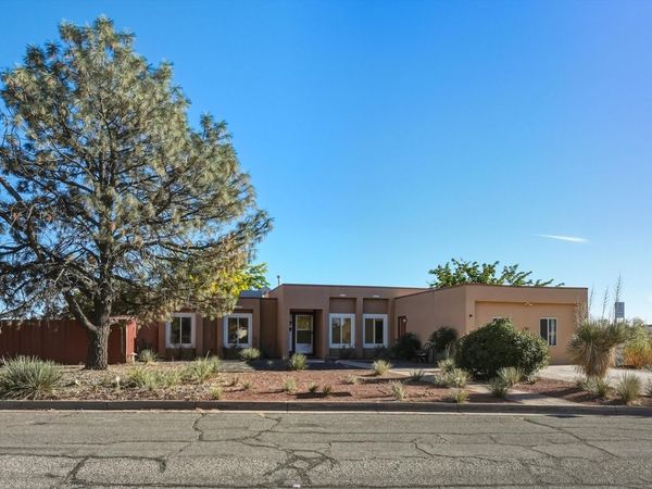 6016 Unitas Lane NW, Albuquerque, NM 87114