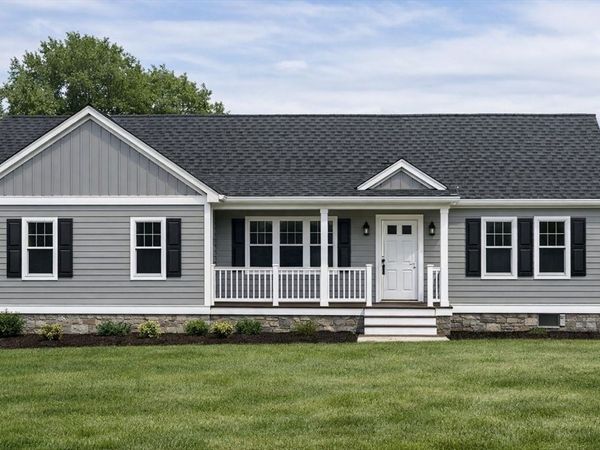 82 Pierce Street, Rochester, MA 02770