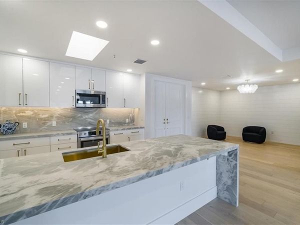780 5th AVE S, Unit 305, NAPLES, FL 34102