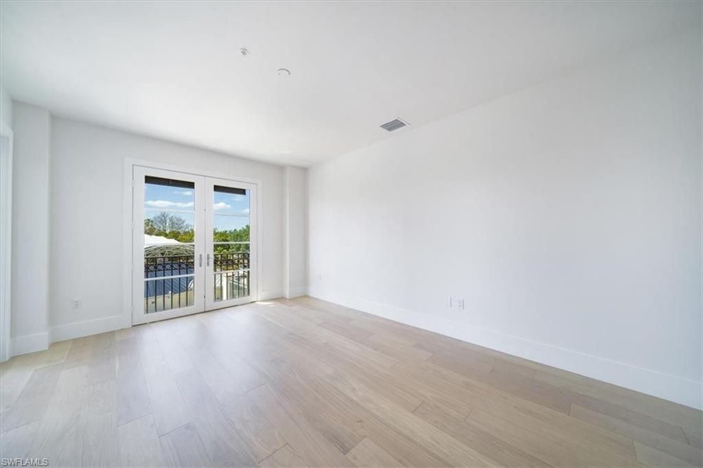 780 5th Ave S, Unit 305, Naples, FL 34102 Photo