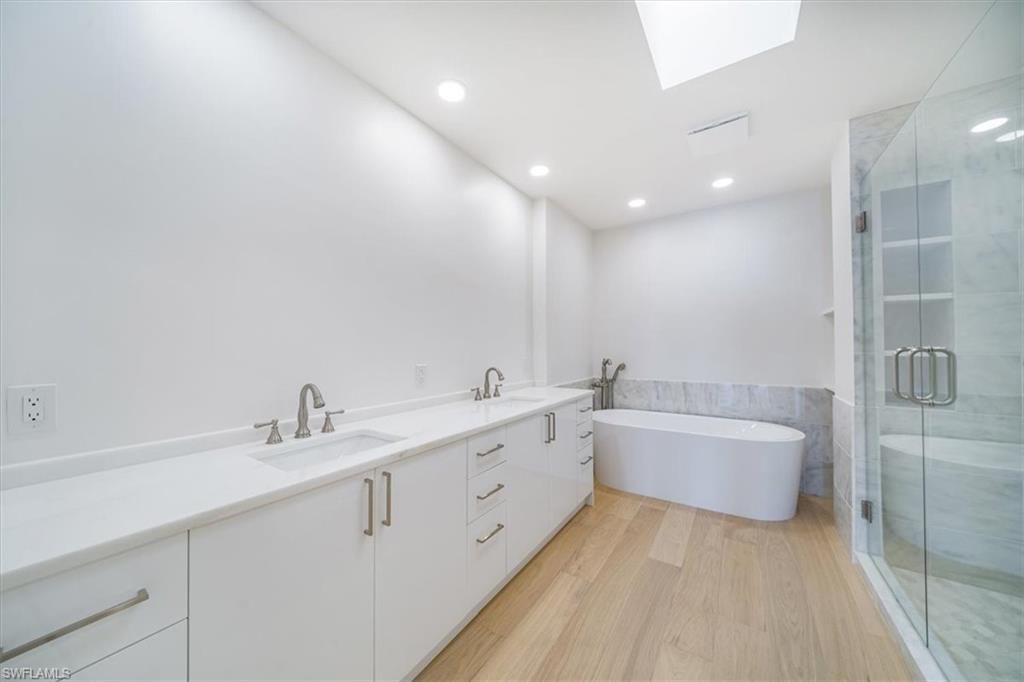 780 5th Ave S, Unit 305, Naples, FL 34102 Photo