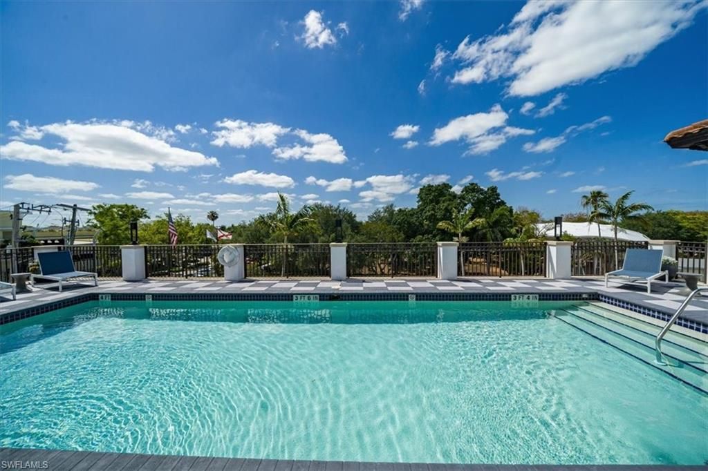 780 5th Ave S, Unit 305, Naples, FL 34102 Photo