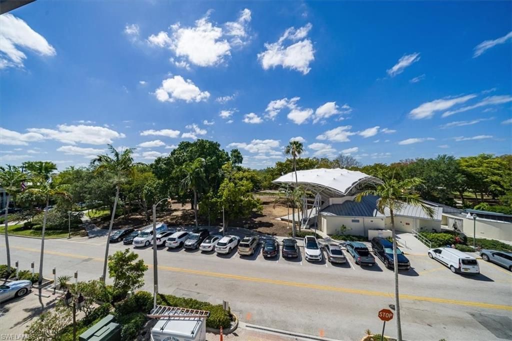 780 5th Ave S, Unit 305, Naples, FL 34102 Photo