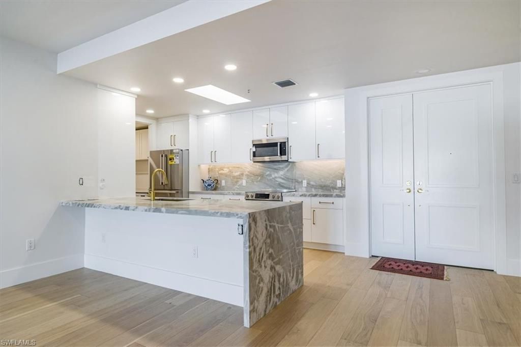 780 5th Ave S, Unit 305, Naples, FL 34102 Photo