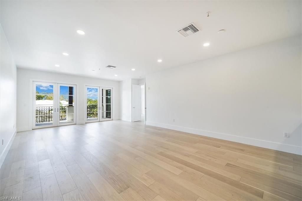 780 5th Ave S, Unit 305, Naples, FL 34102 Photo