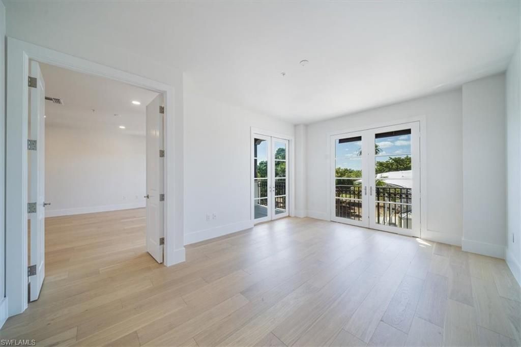 780 5th Ave S, Unit 305, Naples, FL 34102 Photo