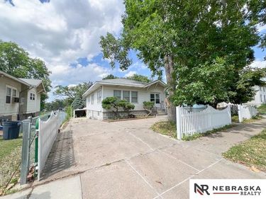 4730 Hillside Street, Lincoln, NE 68506