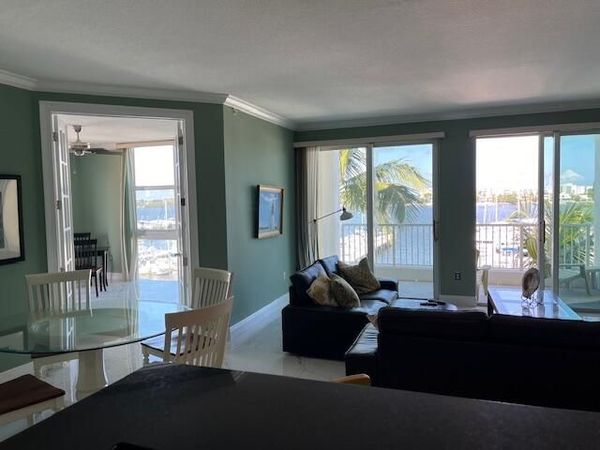 806 E Windward Way, Unit 401, Lantana, FL 33462