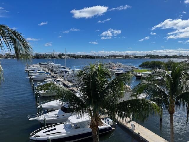 806 E Windward Way, Unit 401, Lantana, FL 33462 Photo