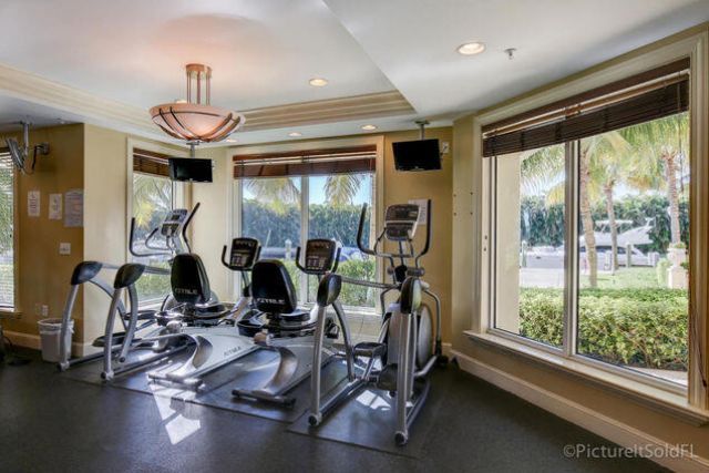 806 E Windward Way, Unit 401, Lantana, FL 33462 Photo