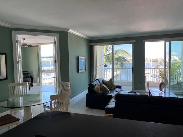 806 E Windward Way, Unit 401, Lantana, FL 33462 Photo