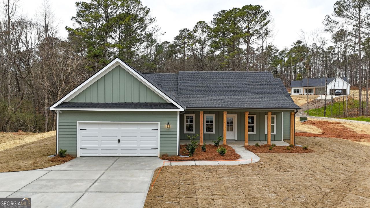 83 Derring Circle, Newnan, GA 30263 Main Photo