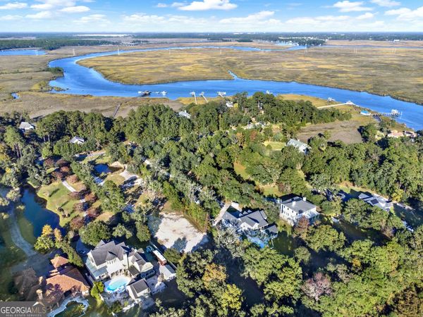 35 Shore Road, Savannah, GA 31419