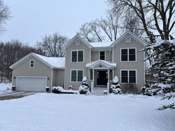 1338 Fair Oaks Avenue, Crystal Lake, IL 60014