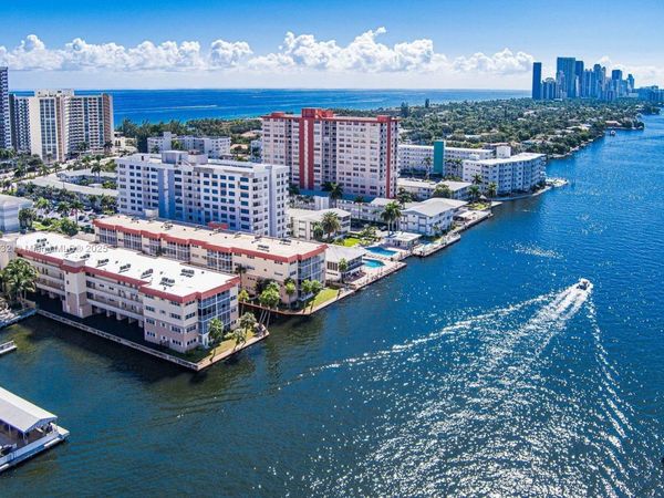 2081 S Ocean Dr, Unit 308, Hallandale Beach, FL 33009