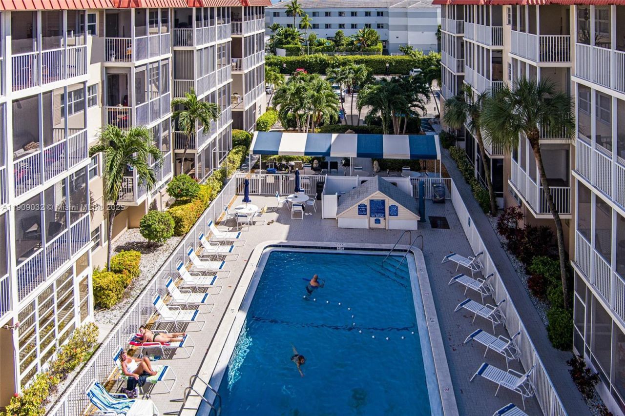 2081 S Ocean Dr, Unit 308, Hallandale Beach, FL 33009 Photo