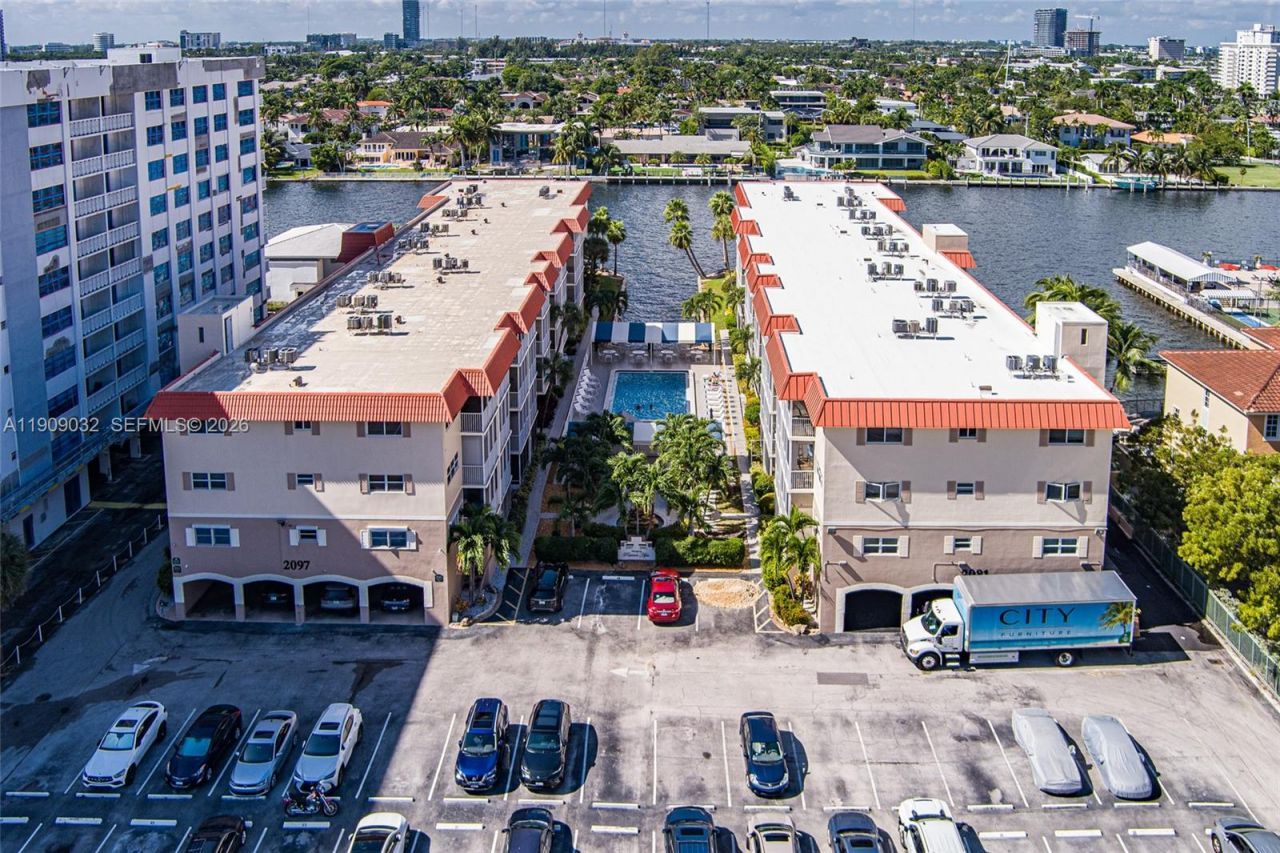 2081 S Ocean Dr, Unit 308, Hallandale Beach, FL 33009 Photo