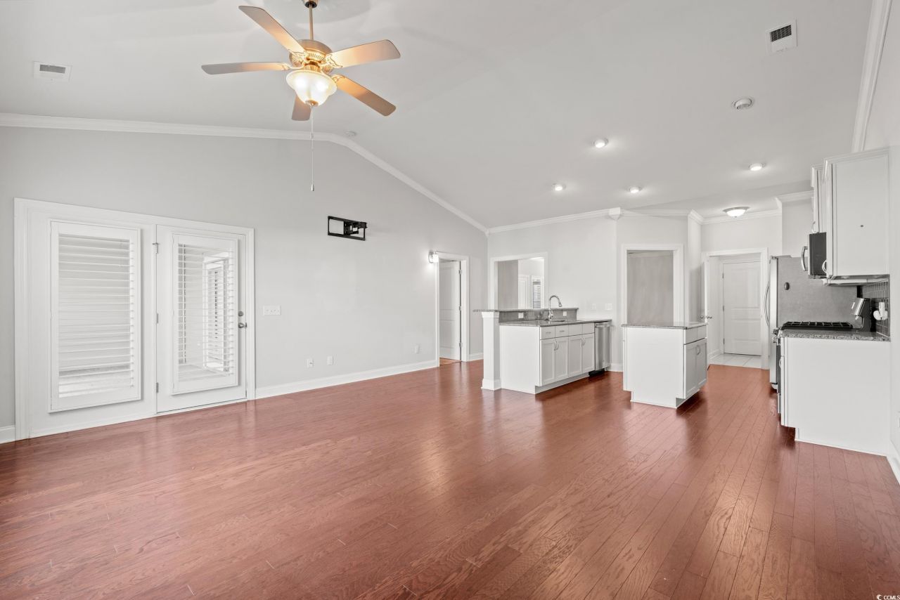 135 Parmelee Dr. Photo 12