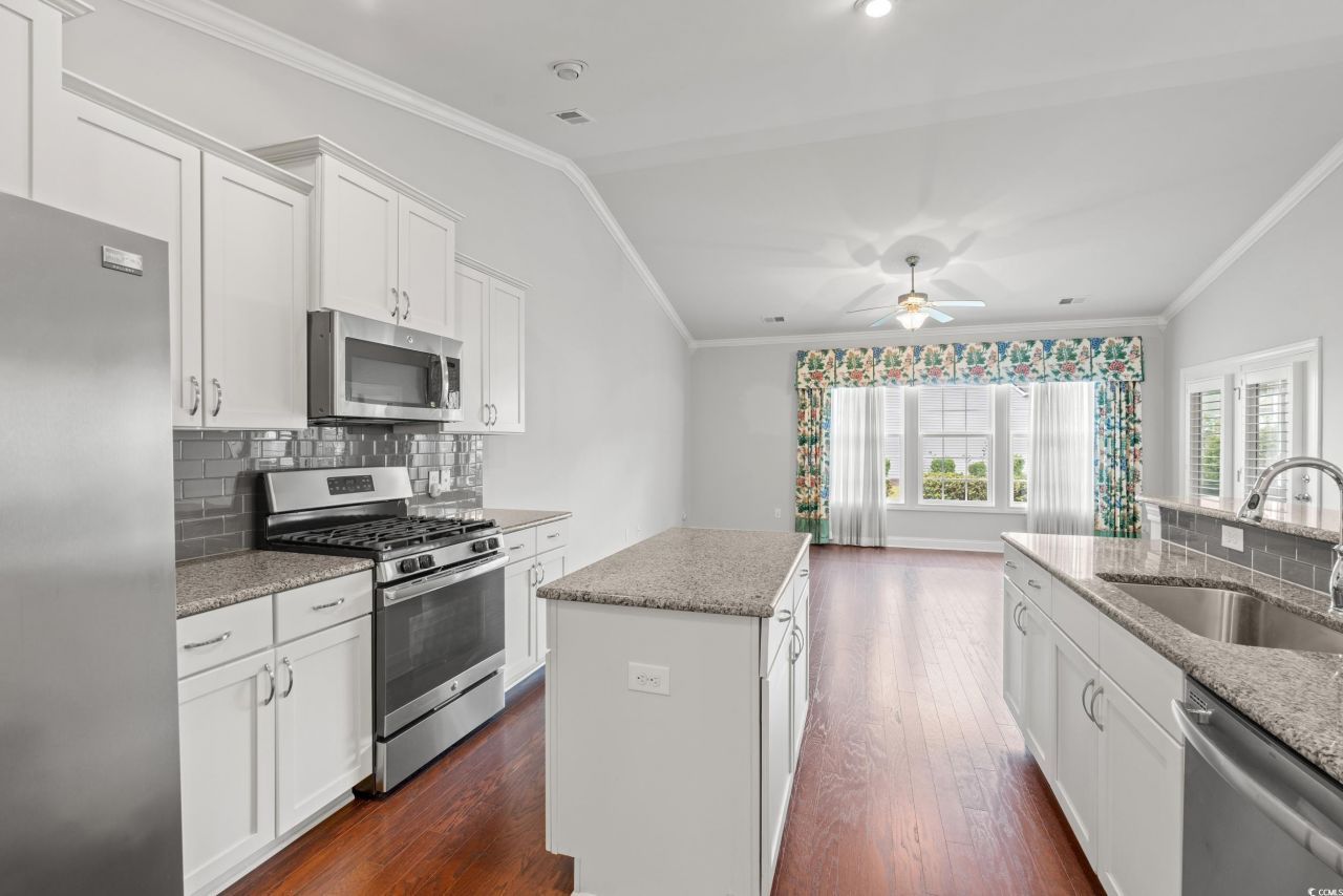 135 Parmelee Dr. Photo 13