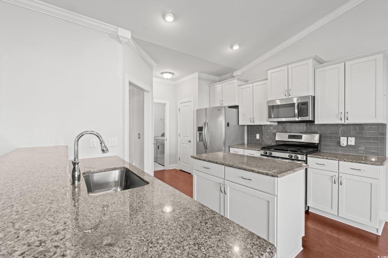 135 Parmelee Dr. Photo 14