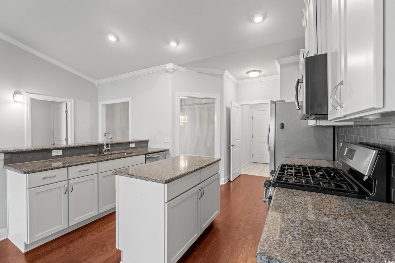 135 Parmelee Dr. Photo 15