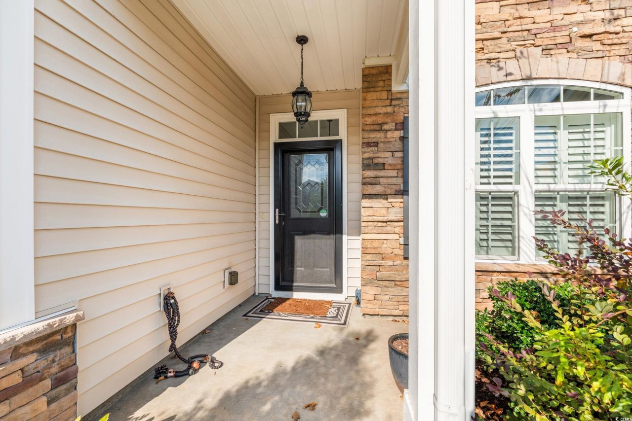 135 Parmelee Dr. Photo 2