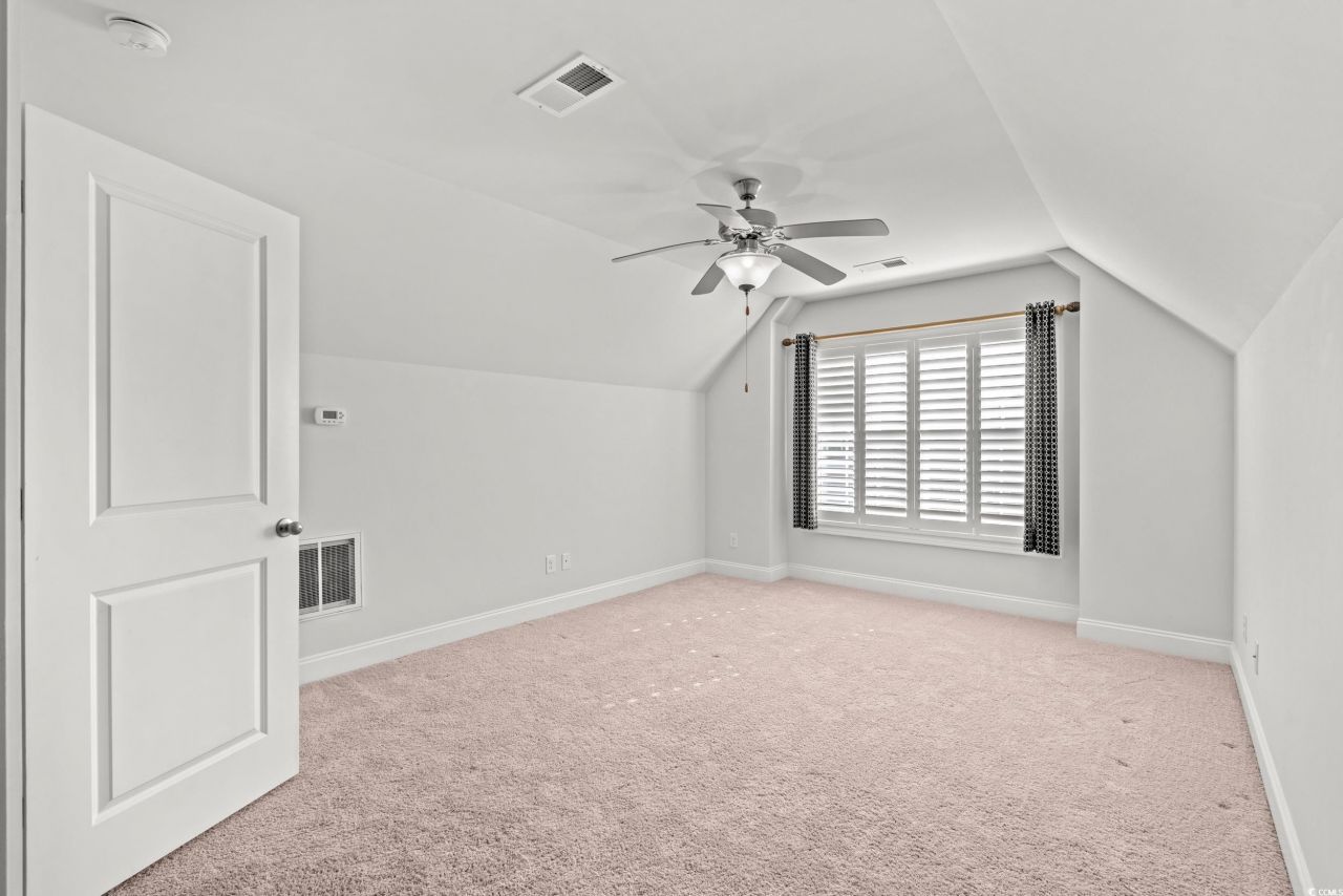 135 Parmelee Dr. Photo 23