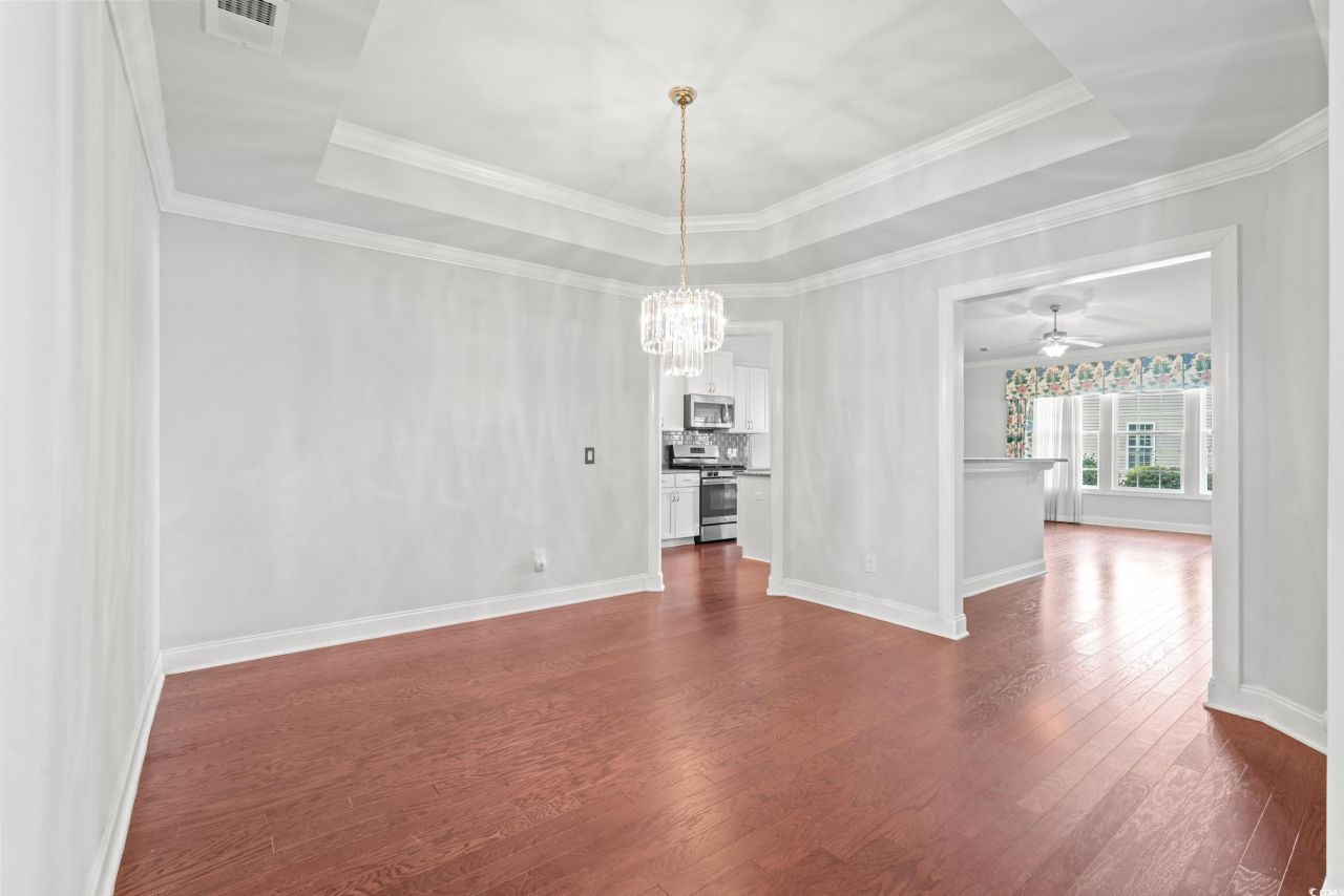 135 Parmelee Dr. Photo 8