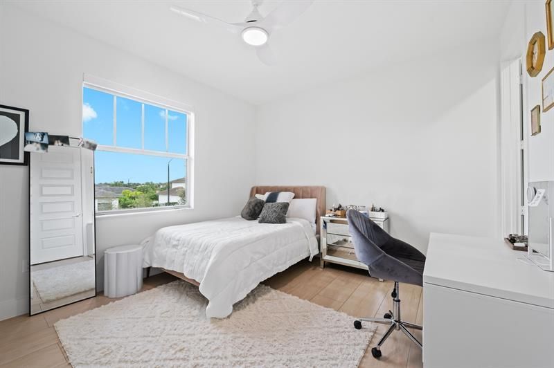 2001 Meadows Drive, Davie, FL 33324 Photo