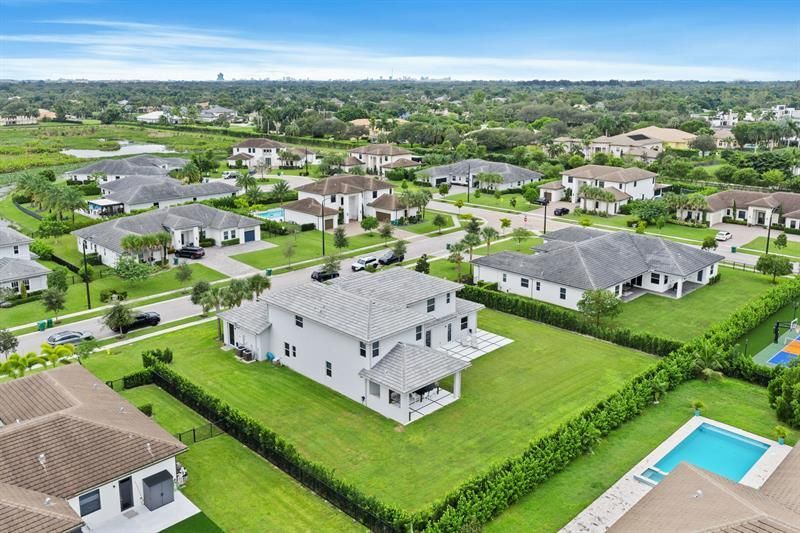 2001 Meadows Drive, Davie, FL 33324 Photo