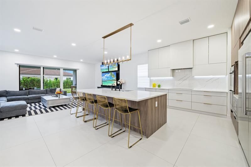 2001 Meadows Drive, Davie, FL 33324 Photo