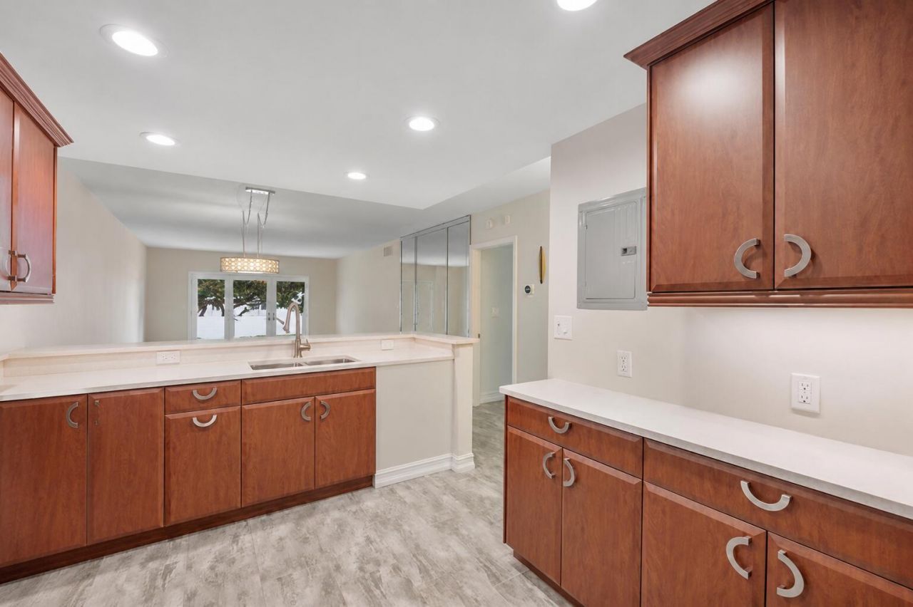 1500 S Ocean Boulevard, Unit 207, Lauderdale by the Sea, FL 33062 Photo