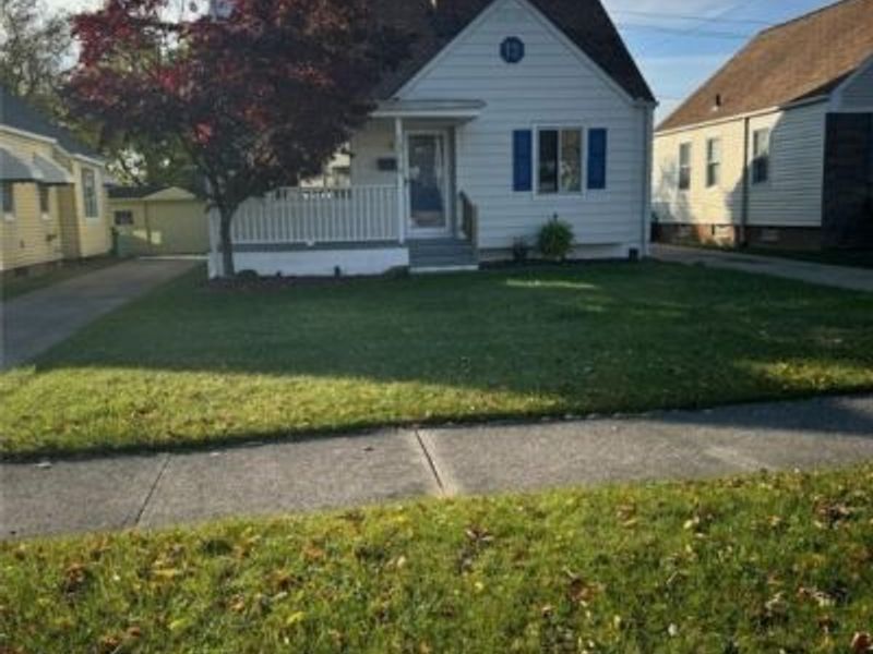 13116 oak park Boulevard, Garfield Heights, OH 44125 Photo 1