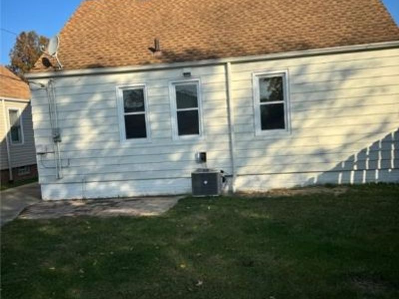 13116 oak park Boulevard, Garfield Heights, OH 44125 Photo 2