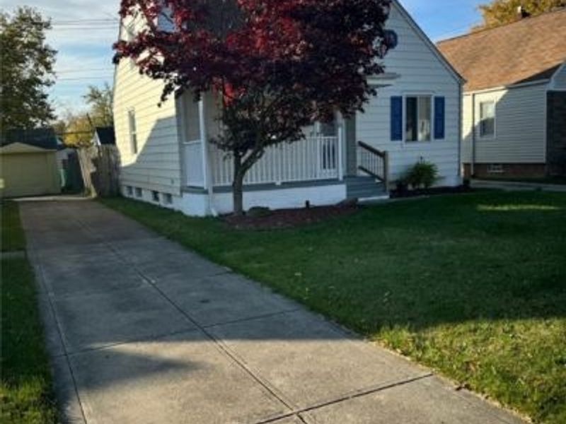 13116 oak park Boulevard, Garfield Heights, OH 44125 Photo 4