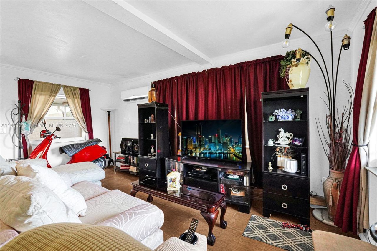 2760 NW 23rd St, Fort Lauderdale, FL 33311 Photo