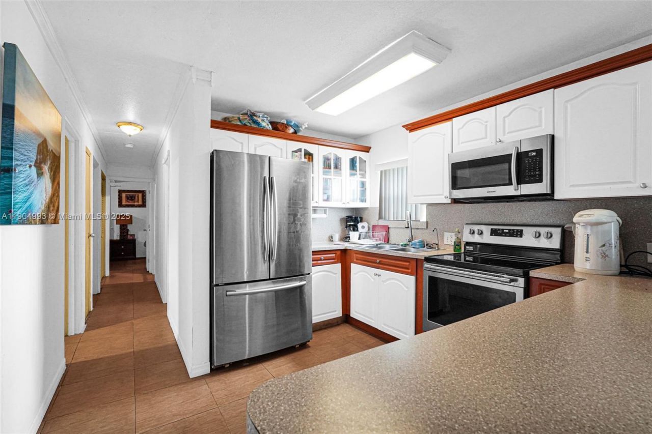 2760 NW 23rd St, Fort Lauderdale, FL 33311 Photo