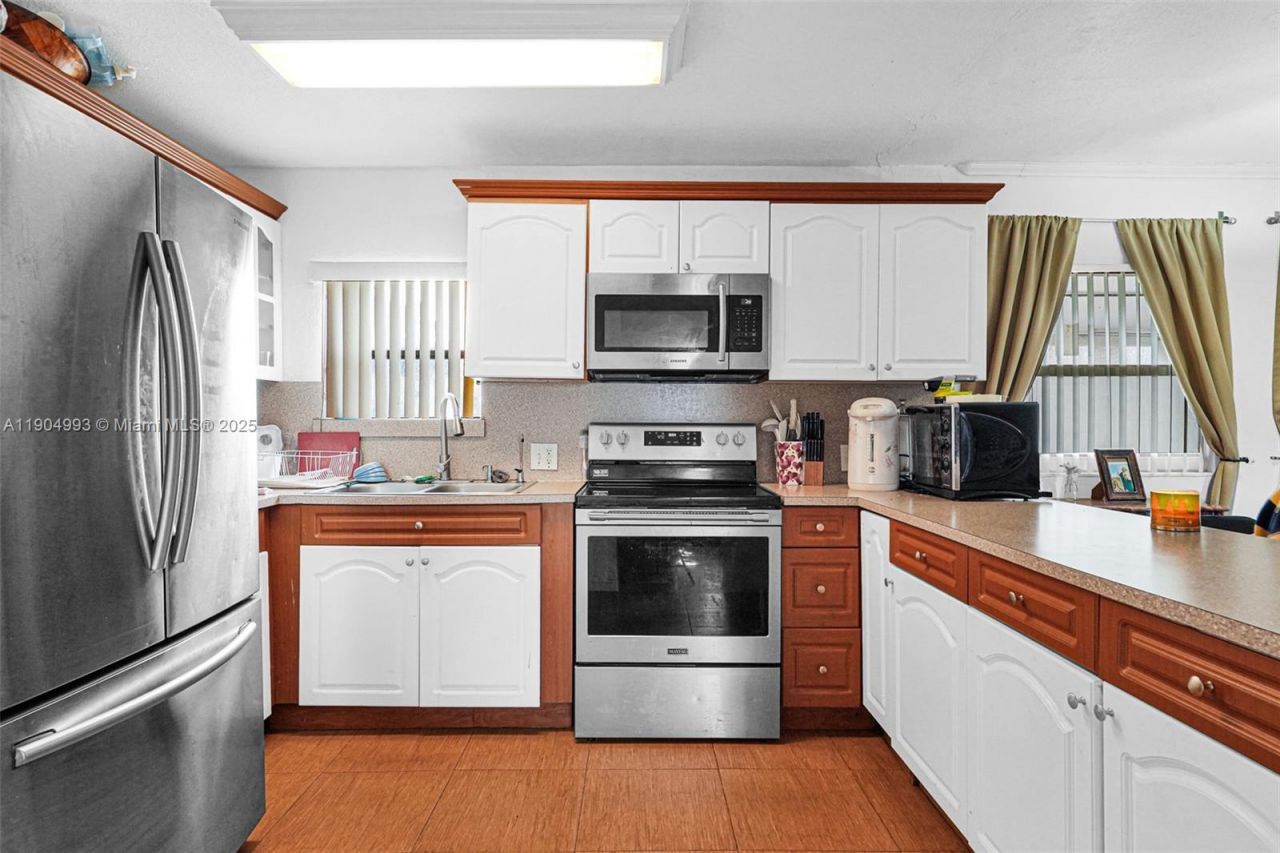 2760 NW 23rd St, Fort Lauderdale, FL 33311 Photo