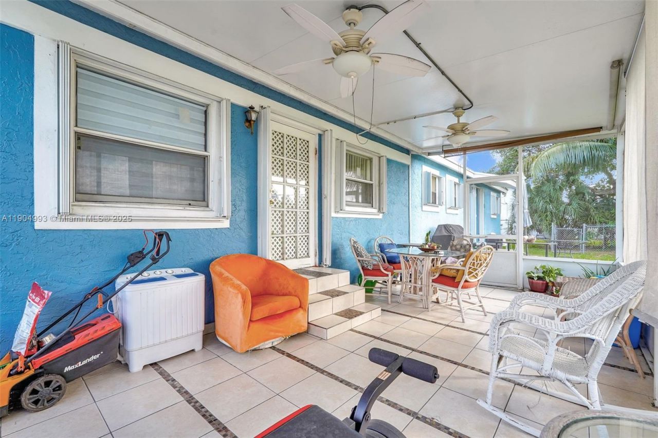 2760 NW 23rd St, Fort Lauderdale, FL 33311 Photo