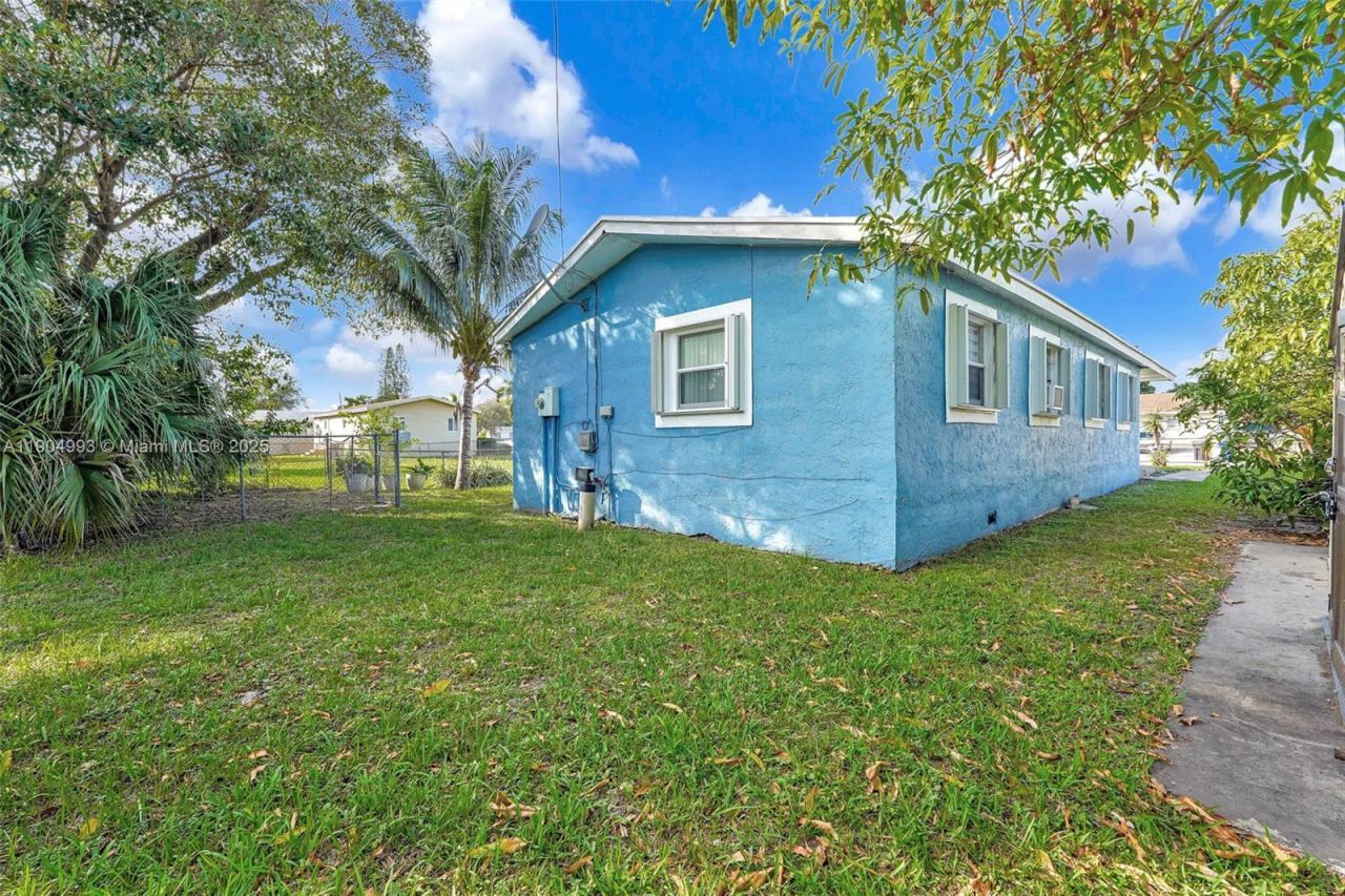 2760 NW 23rd St, Fort Lauderdale, FL 33311 Photo