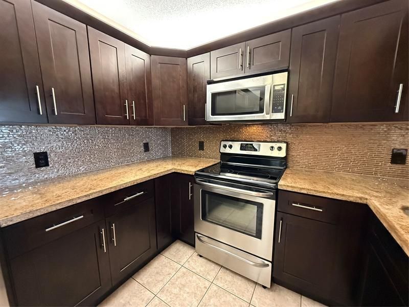 10790 NW 14th Street, Unit 187, Plantation, FL 33322 Photo