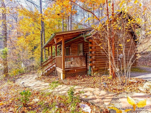 65 Charleston Harbor Drive, Saluda, NC 28773