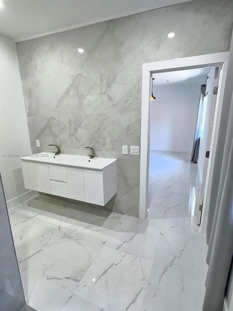 6541 SW 18 St, Miami, FL 33155 Photo