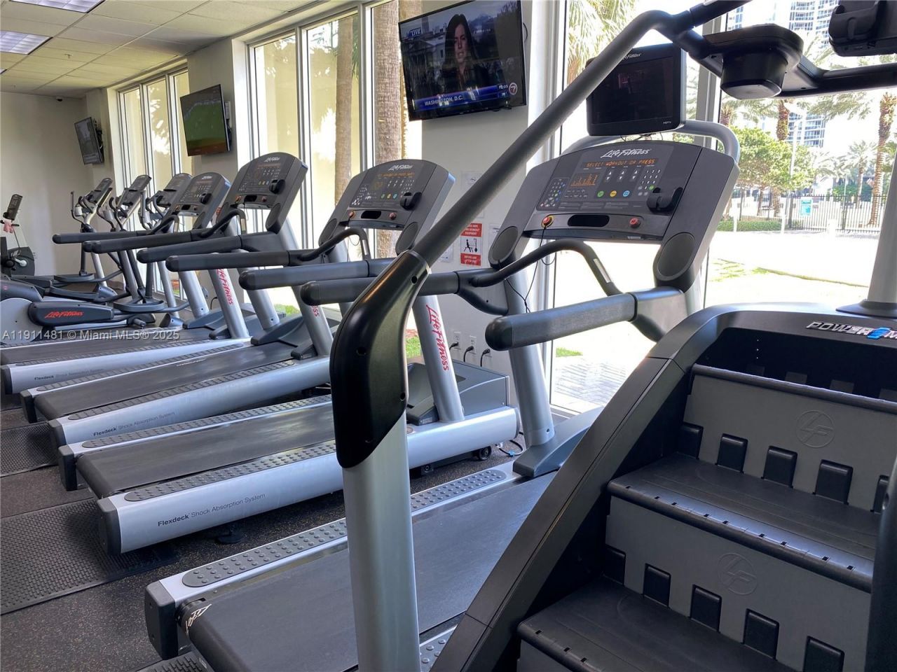 19370 Collins Ave, Unit 823, Sunny Isles Beach, FL 33160 Photo