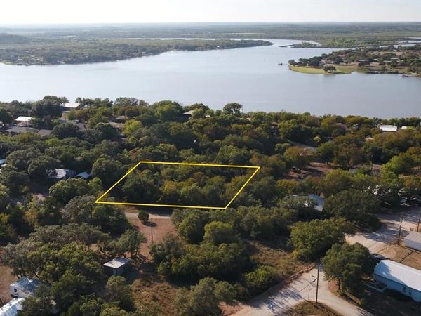 6908 Clover Leaf Drive, Brownwood, TX 76801