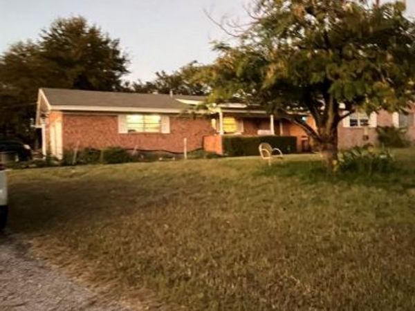 1617 Florence Drive, Azle, TX 76020