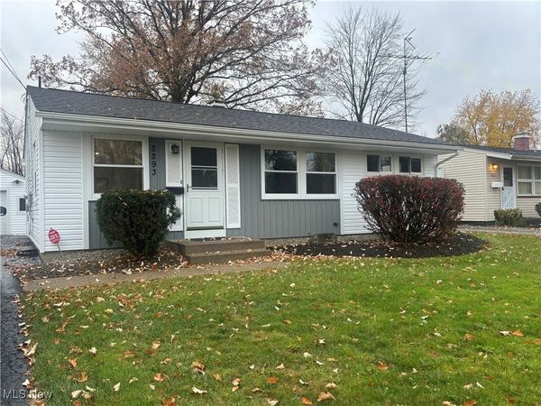 2293 Parkwood Drive NW, Warren, OH 44485