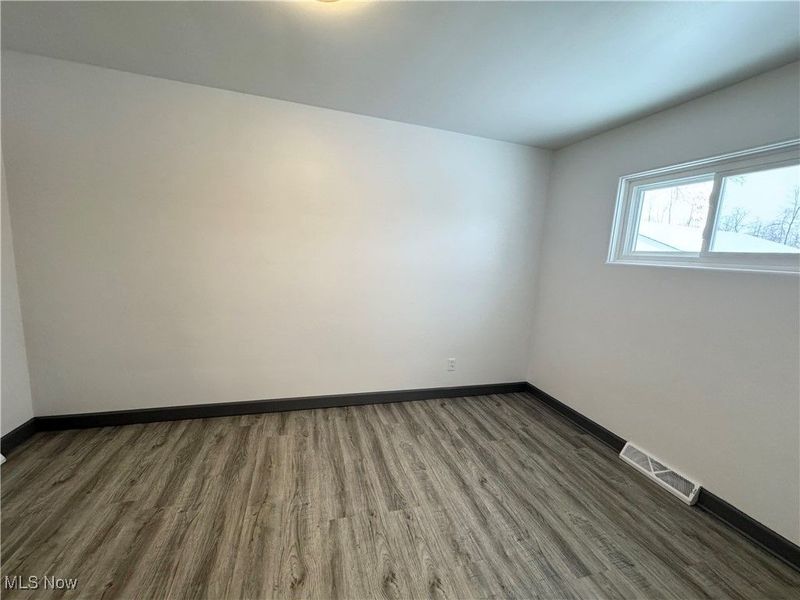 2293 Parkwood Drive NW, Warren, OH 44485 Photo 11